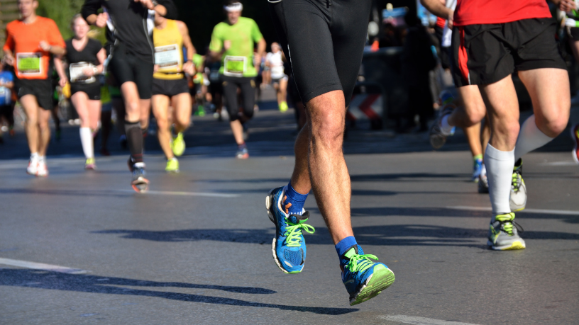 Con el enfoque gradual recomendado por Gustavo Luíz Guilherme Pinto, cualquier principiante puede alcanzar los 10 km y mantener la motivación sin riesgos.